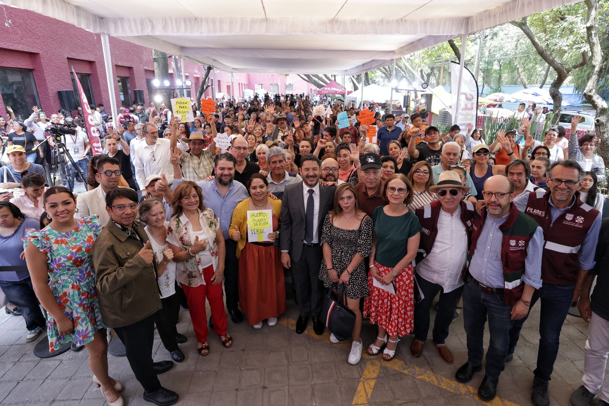 Inaugura Martí Batres pilares 'El Parián