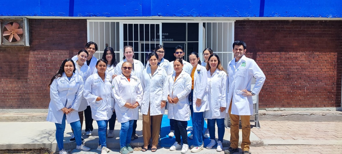 Integrantes del curso teórico-práctico Obtención de nanopartículas verdes para su uso en agricultura. (cortesía)
