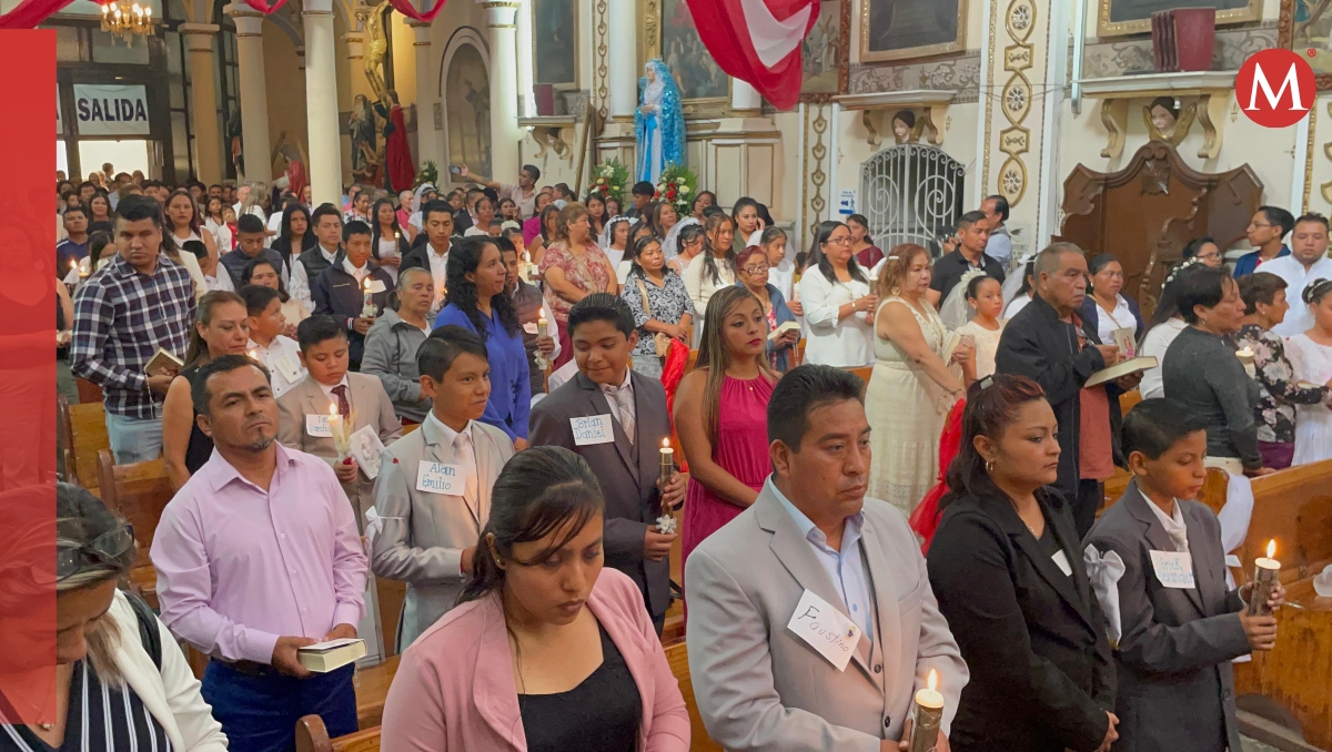 Poblanos hacen primera comunión con misa del Sagrado Corazón de Jesús | Azul Hernández