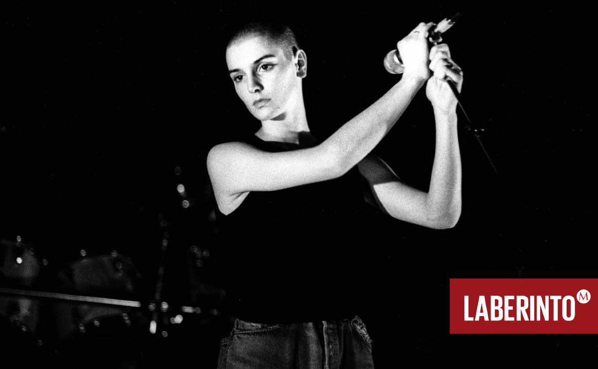 Sinéad O'Connor durante un concierto en Ámsterdam, el 16 de marzo de 1988. (Archivo)