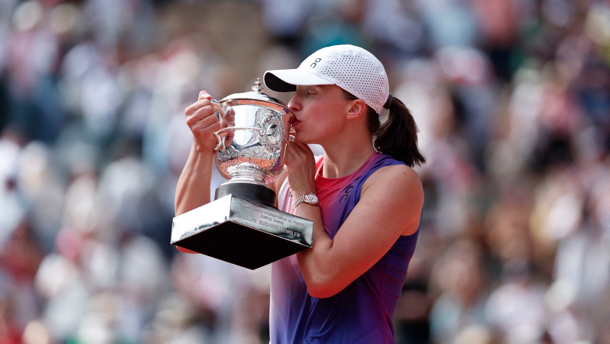 Iga Swiatek gana su cuarto Roland Garros con dominante triunfo sobre Jasmine Paolini (Reuters)