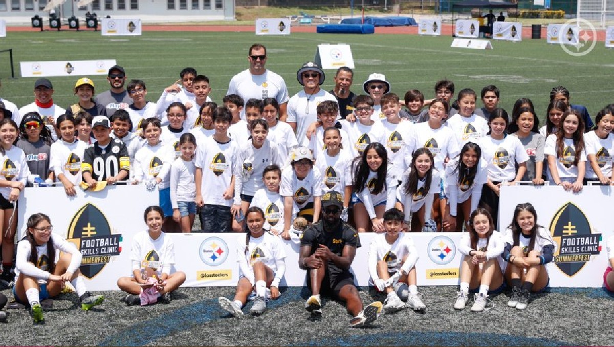 Niños de la CDMX disfrutan del 'Steelers Football Skills Camp y Summerfest' (X @LosSteelers)