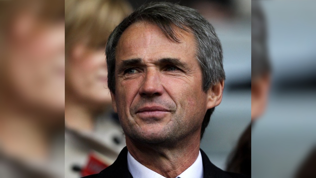 Alan Hansen, ex capitán del Liverpool, hospitalizado de gravedad (X: @LFC)
