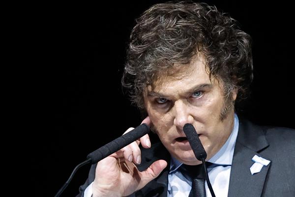 Medio año del 'shock' de Milei: ajuste inédito y bofetada a la economía real | Foto: EFE