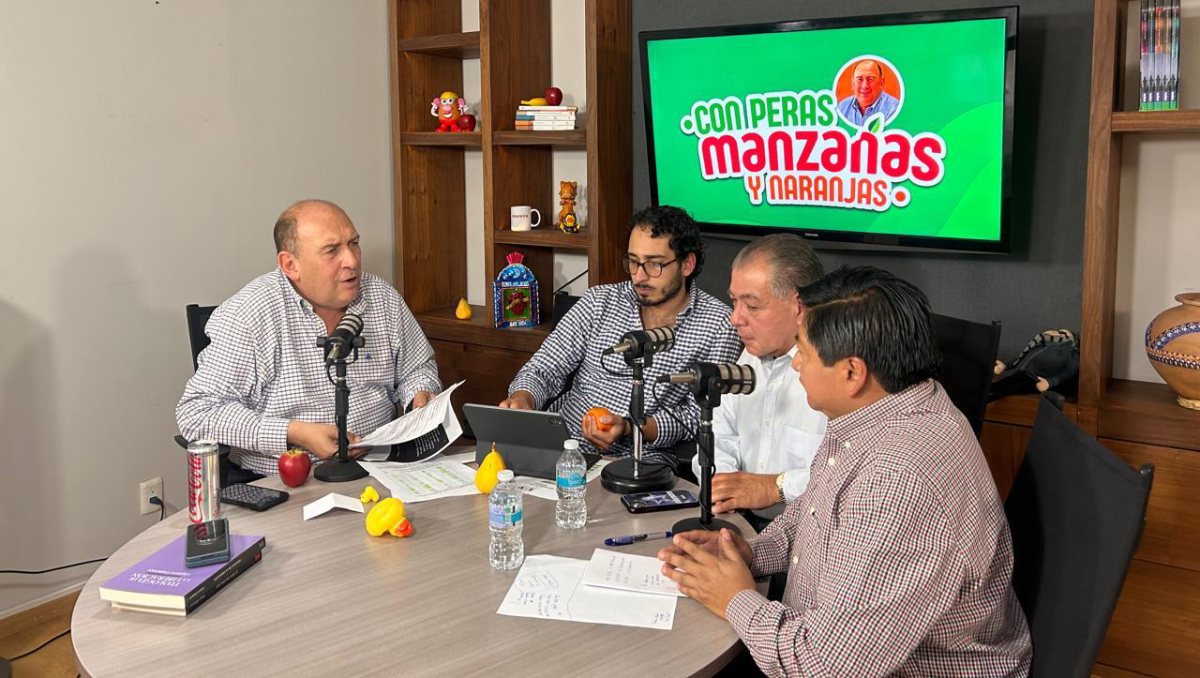 Rubén Moreira en el programa  "Con peras, manzanas y naranjas" . Foto: (Especial)