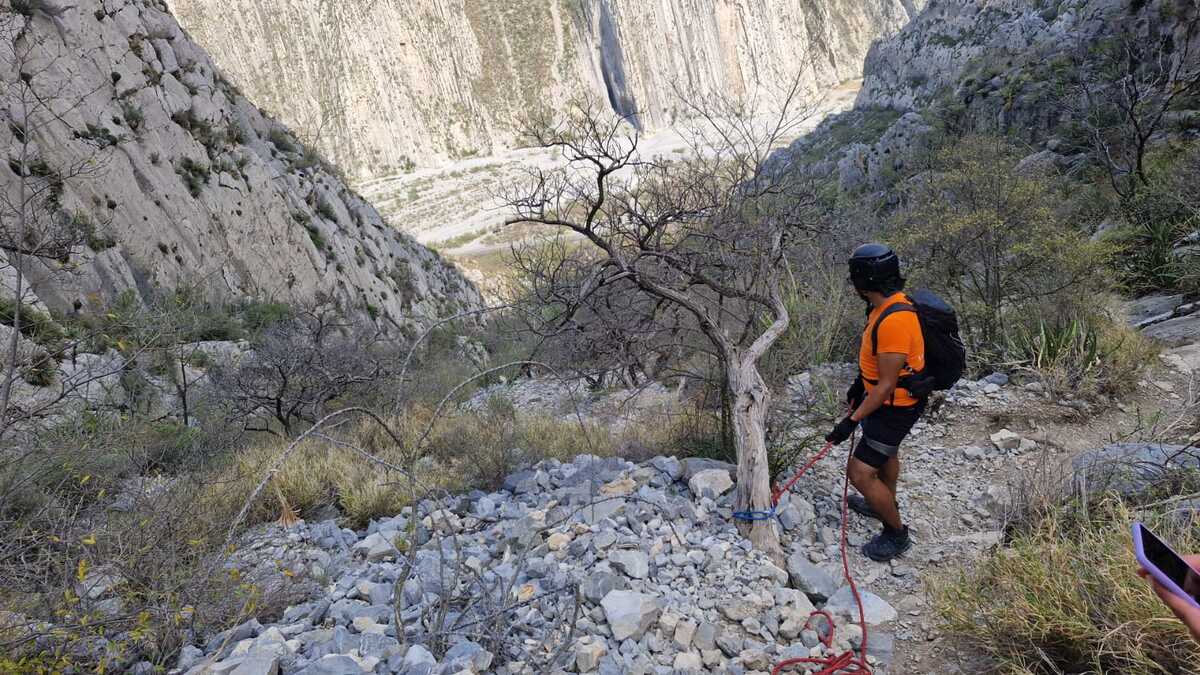 El senderista fue identificado como Luis Arturo Rodríguez Román. Foto: Protección Civil
