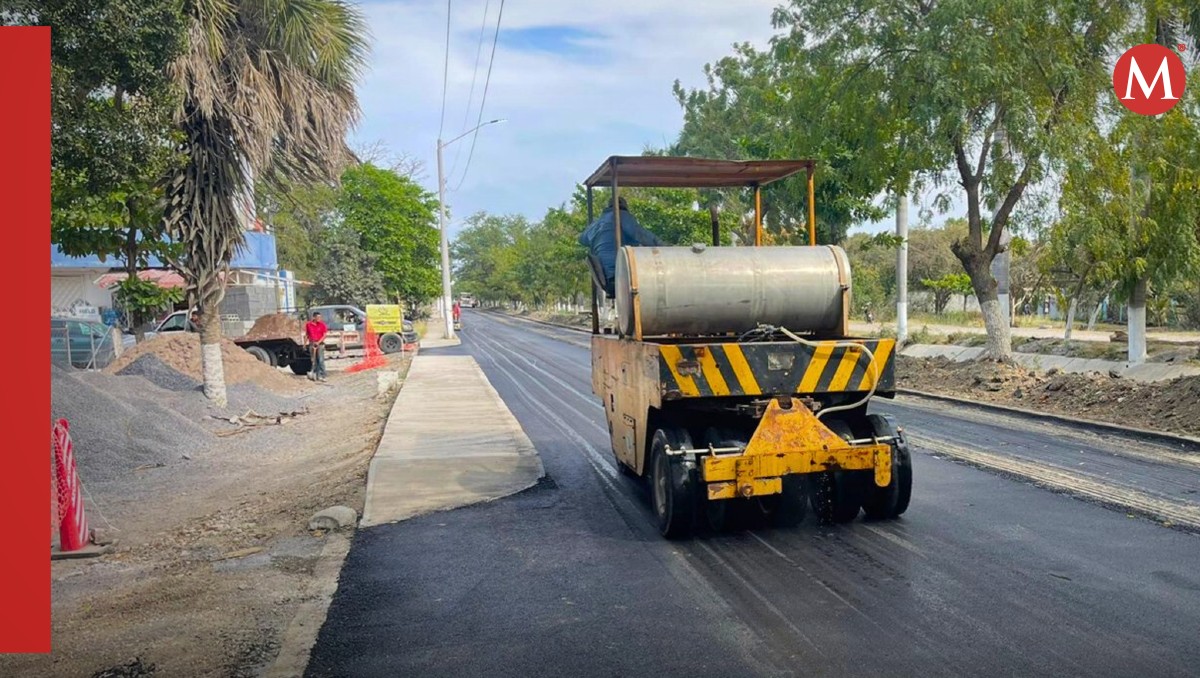 Trabajos de la Secretaría de Obras Públicas en calles de Ciudad Victoria, Tamaulipas.