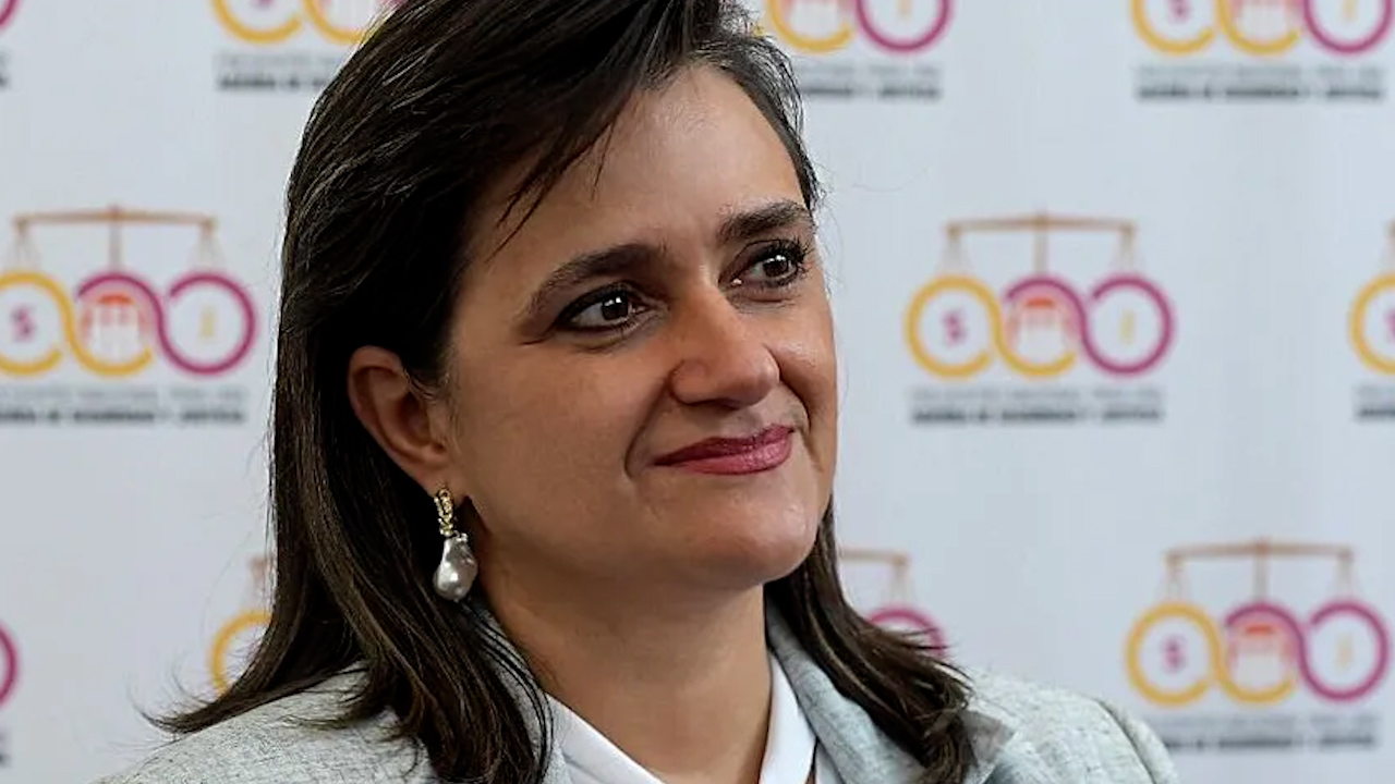 Ministra Ríos Farjat subraya la necesidad de mejorar estudio del derecho en comercio internacional