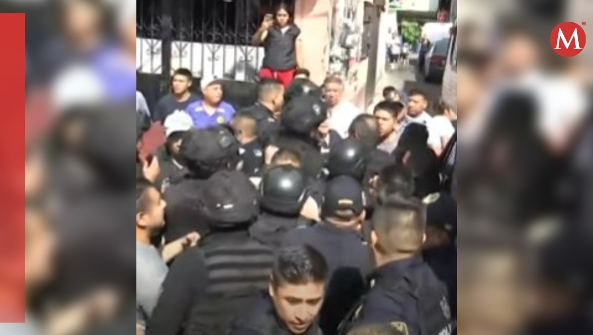 Decenas de policías llegar al lugar (Especial)