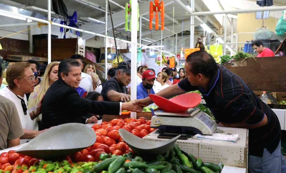 Giovani Gutierrez en mercado Carmen Serdán en la alcaldía Coyoacán
