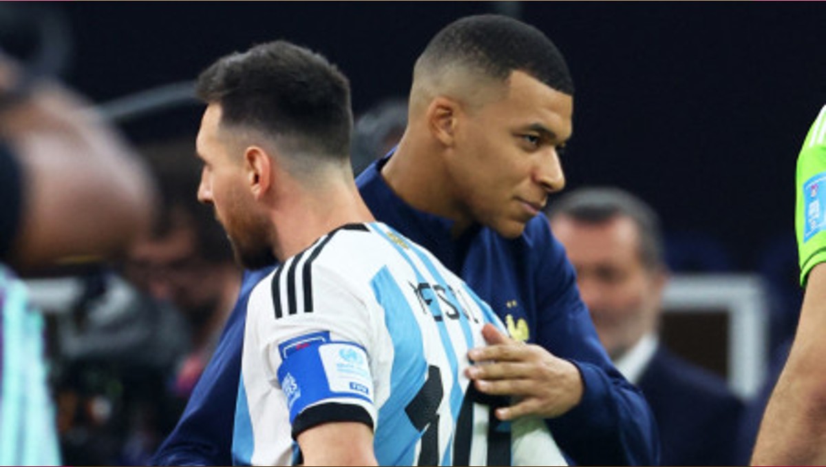 Lionel Messi ganó el Mundial de Qatar 2022 con Argentina ante la Francia de Kylian Mbappé (Reuters)