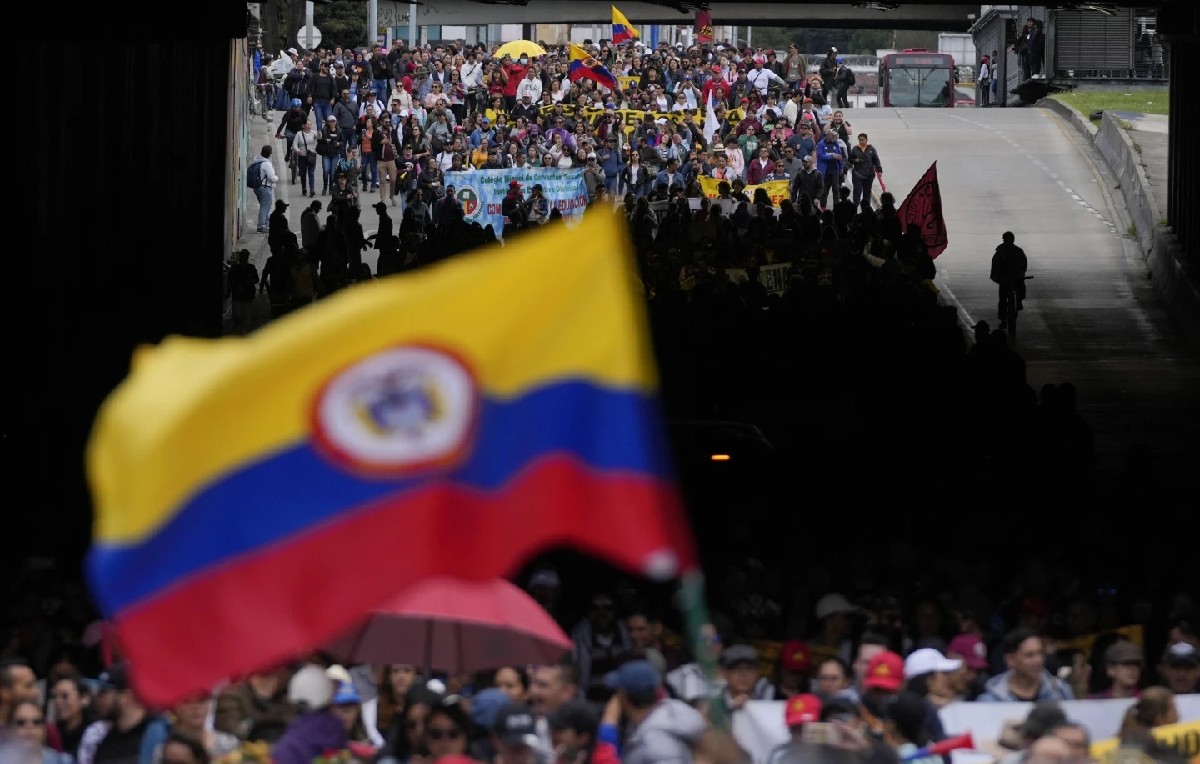 Marcha de maestros de Colombia en Bogotá (AP)