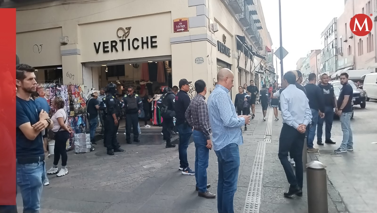 Realizan operativo para retirar ambulantes en Centro Histórico, Puebla | Angélica Tenahua