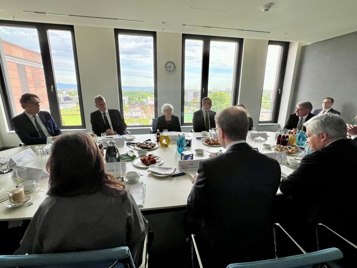 Secretaria de Estados Unidos Janet Yellen en reunión con directores ejecutivos de las principales instituciones financieras | Foto: X/ @SecYellen