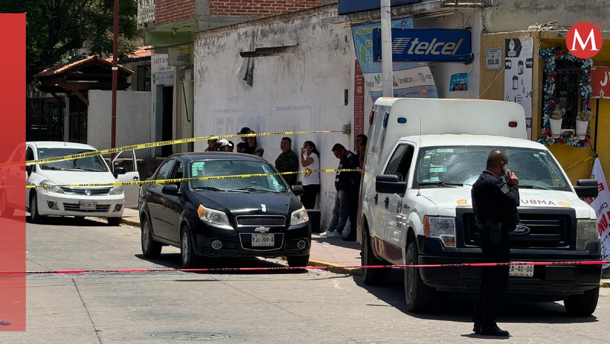 Autoridades acordonan la zona en donde murió el policiá municipal de Tezoyuca. Foto: (Osvaldo Müller)