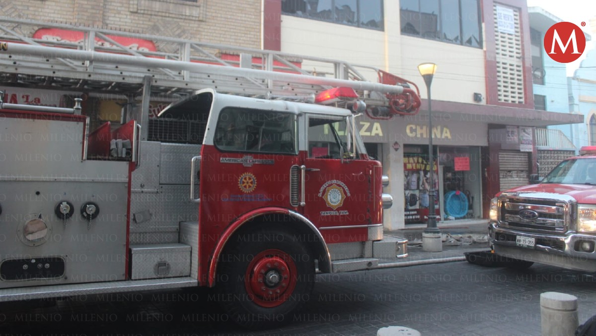 Incendio en plaza china en zona centro de Tampico. (Sergio Sánchez)