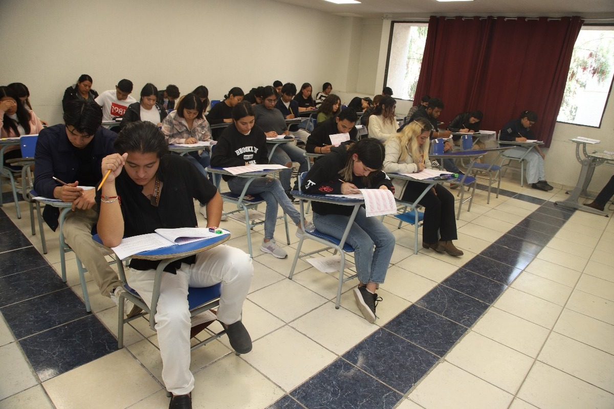 La UAEH aplicó examen de ingreso a 73 licenciaturas.