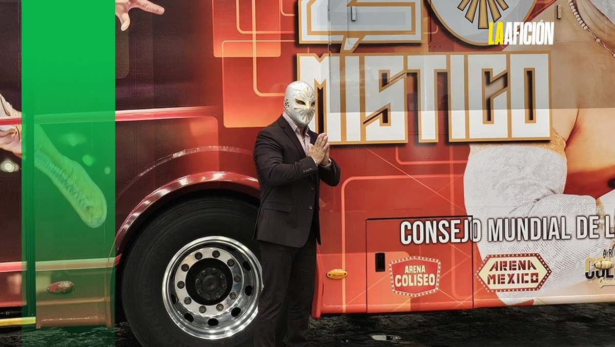Místico recibió un homenaje como parte de sus 20 años con el personaje (X @CMLL_OFICIAL)
