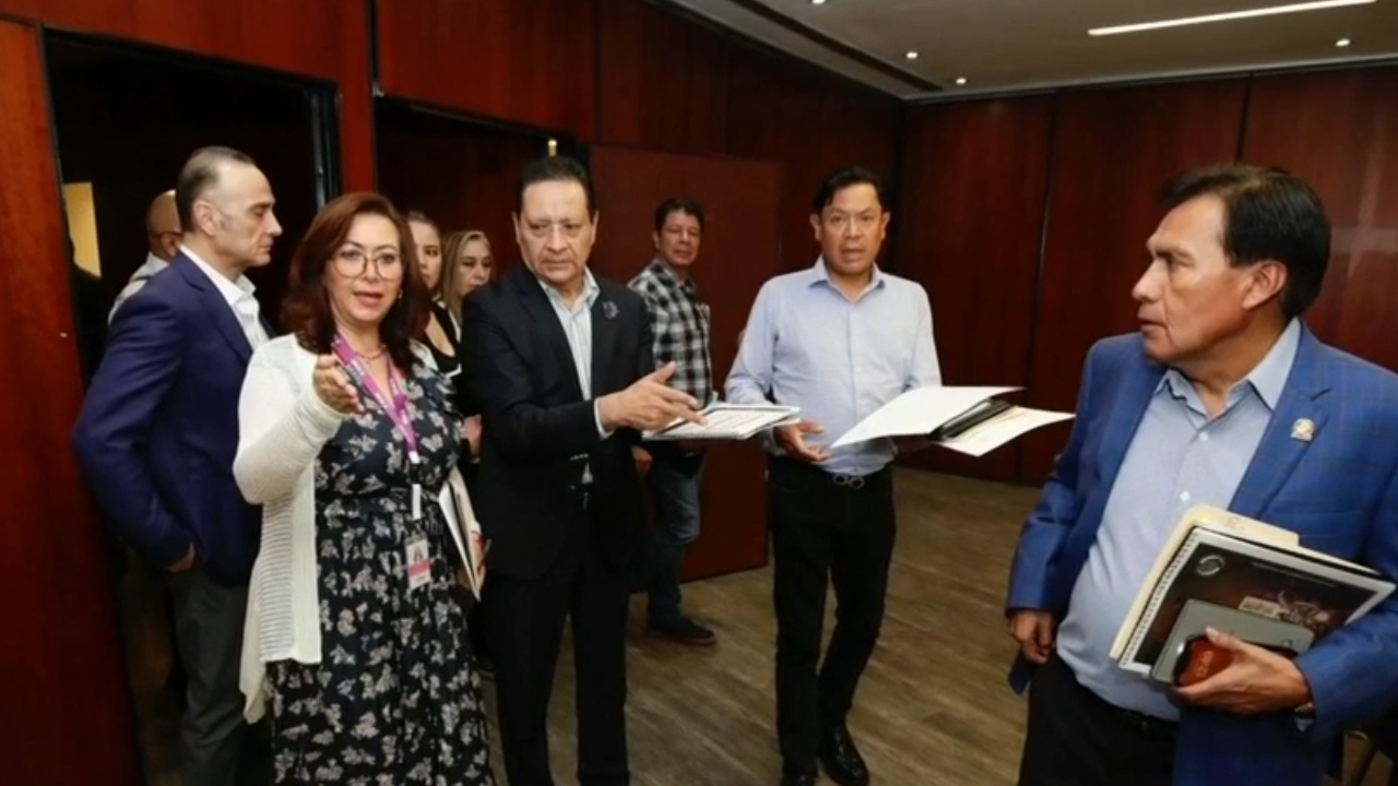 INE y personal del Senado preparan entrega de constancias para legisladores electos