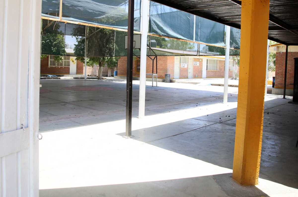 A partir del 24 de junio todas las escuelas de educación básica públicas trabajarán a distancia .|Martín Piña.