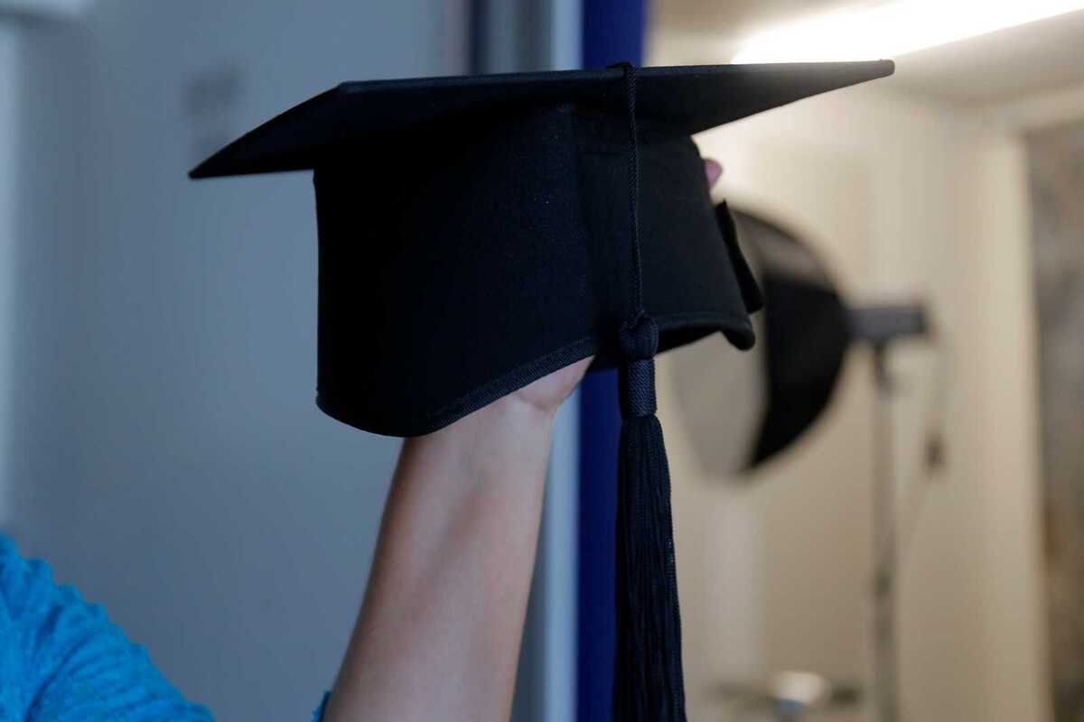 Laguneros se ven afectados por gastos de graduación. | Archivo