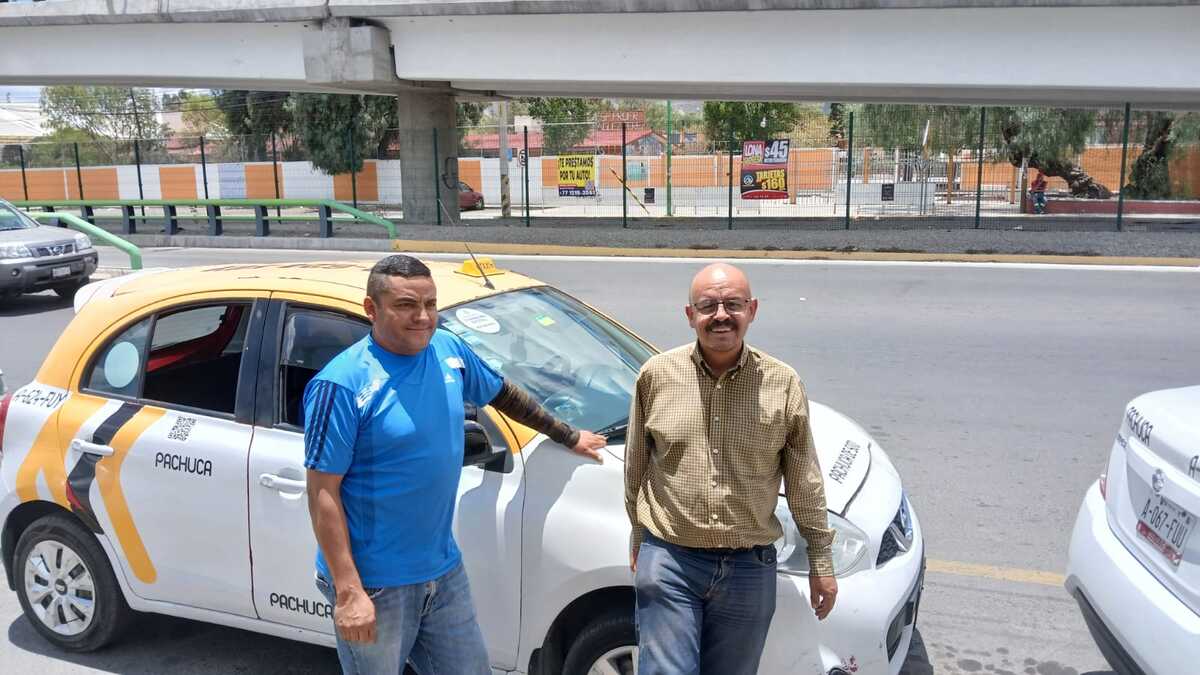 Felipe García y Pedro Hernández, taxistas y padres en Pachuca