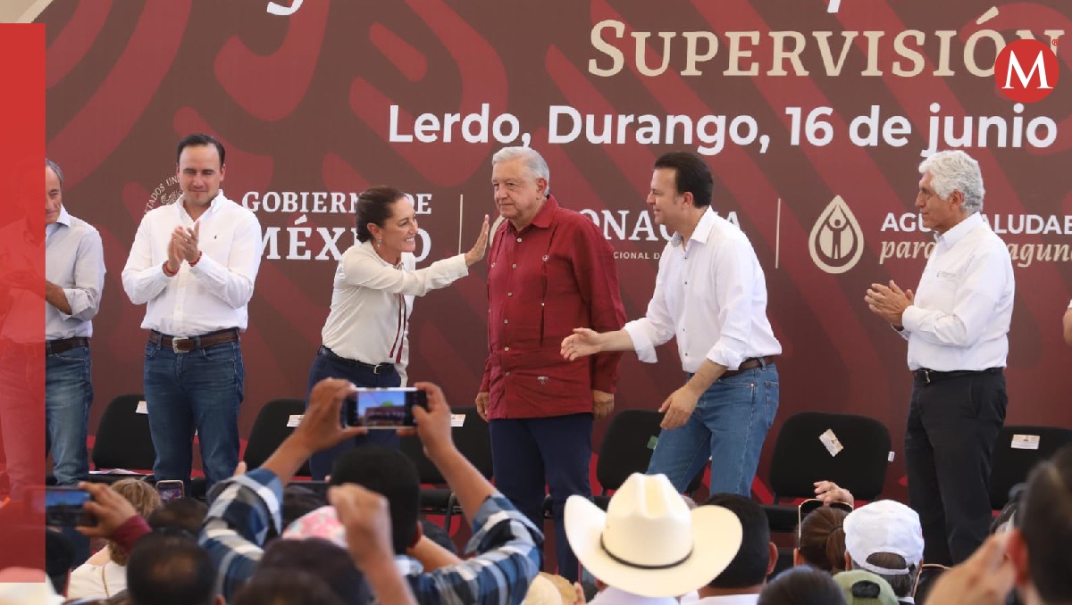 El presidente Andrés Manuel López Obrador, acompañado por la presidente electa Claudia Sheinbaum, en Durango. Foto: (Jesús Quintanar)