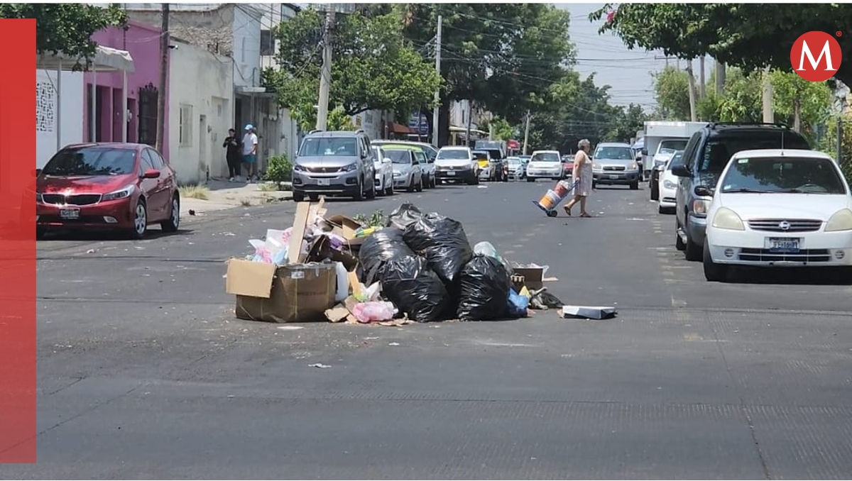 Basura que se queda en las calles después del Baratillo