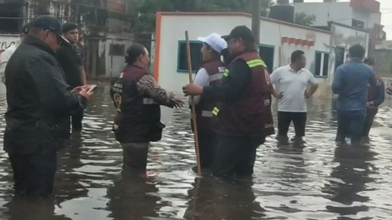 Gobierno de Quintana Roo despliega brigadas de ayuda tras lluvias torrenciales en Chetumal