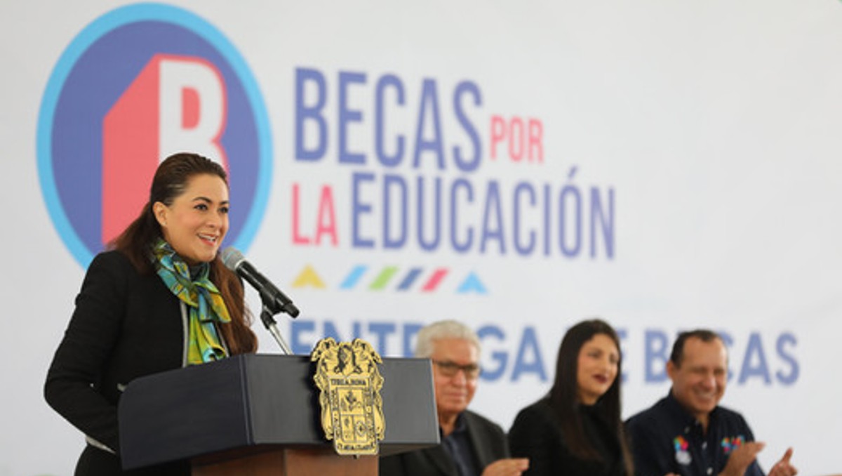 Tere Jiménez destina 31 mdp a becas para estudiantes de Aguascalientes | Especial