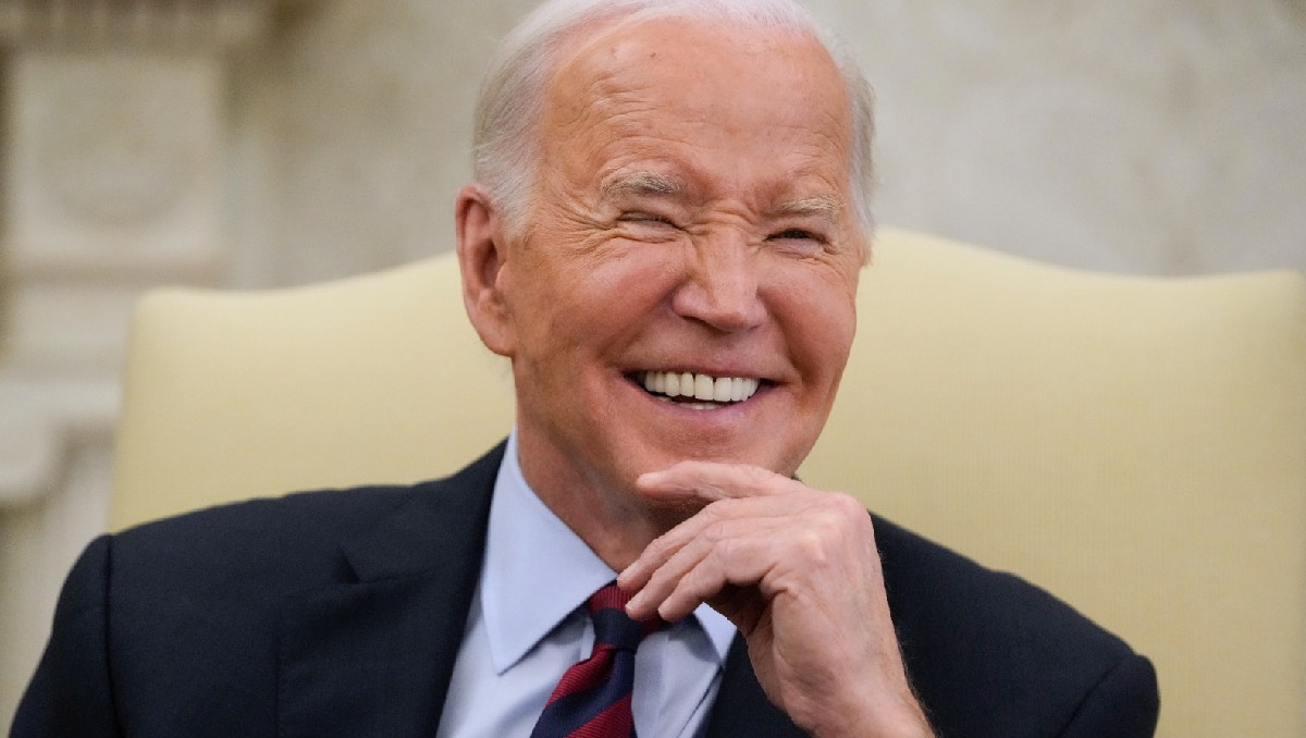 Biden presenta plan para legalizar a medio millón de migrantes | AP