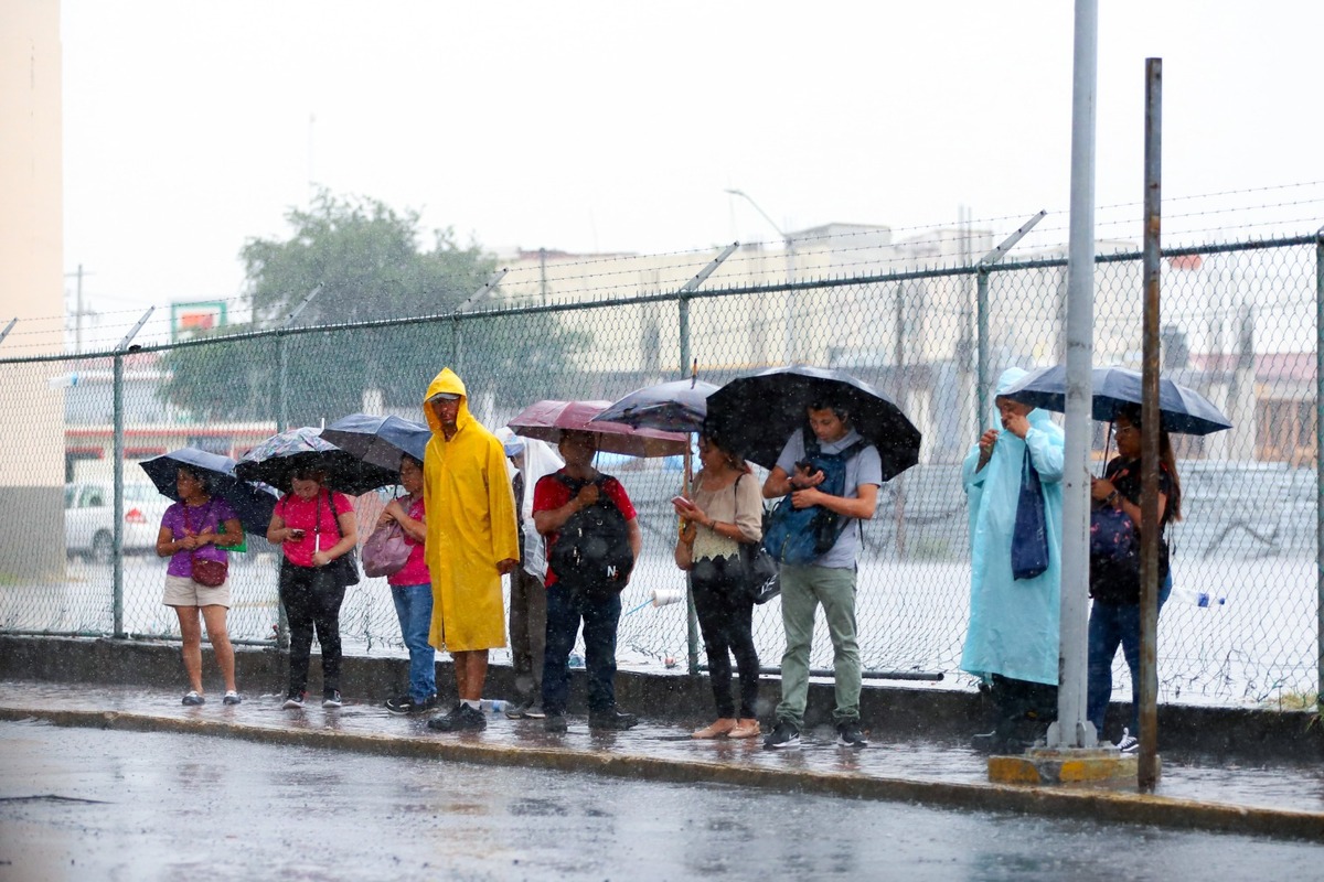 Fuertes lluvias en Monterrey / Roberto Alanís