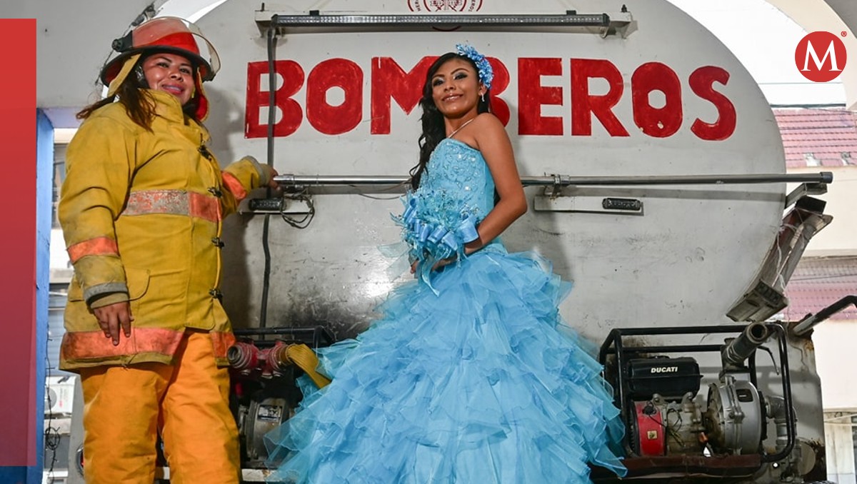 Quinceañera se toma fotos con camión de Bomberos en El Mante