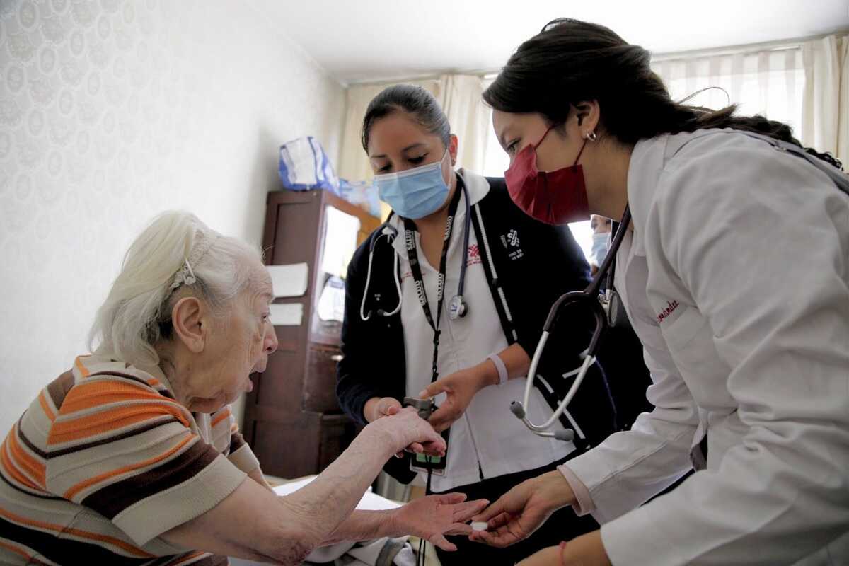 Van 35 mil 677 consultas médicas. | Especial