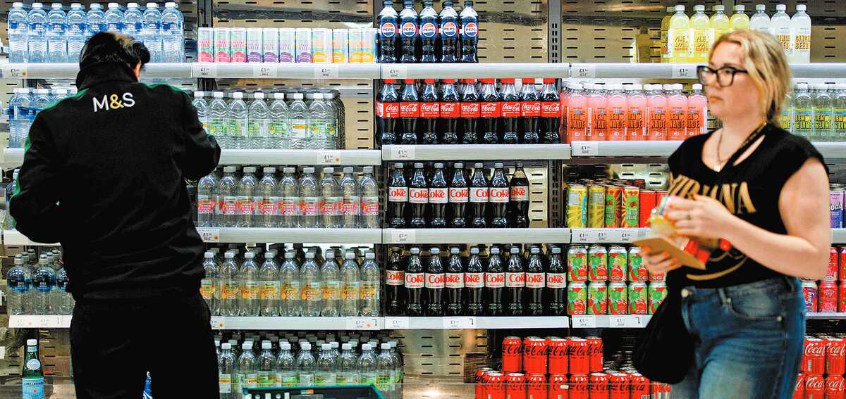 Las tarifas se desaceleraron para alimentos y bebidas no alcohólicas. Tolga Akmen/EFE