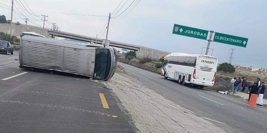 Accidentes dejaron daños materiales y afectaciones.