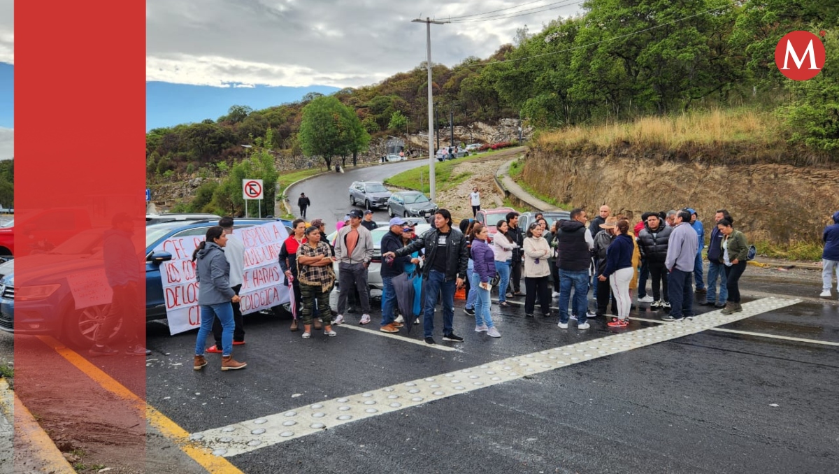 Bloquean Periférico Ecológico en Puebla por corte de energía eléctrica | Leslie Mora