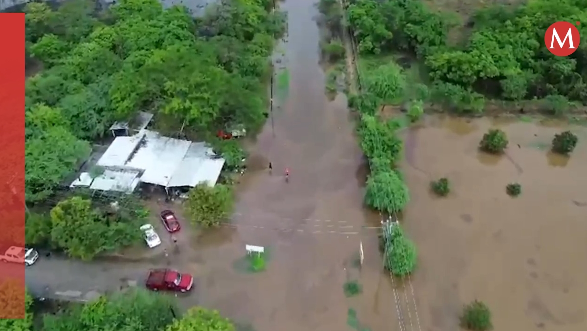 Tras las fuertes lluvias los ríos “Ostuta” y “Novillero” se desbordaron. | Especial.