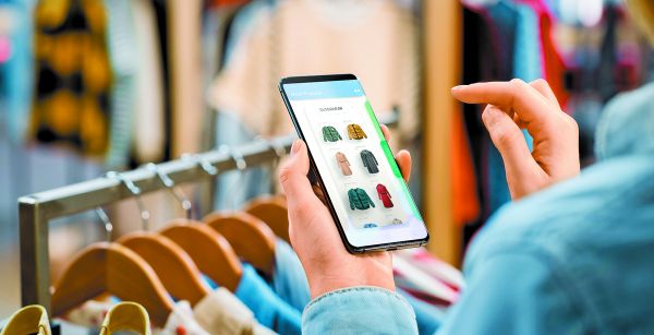 Los estadunidenses prefieren comprar prendas en plataformas como Amazon, Shein y Temu. SHUTTERSTOCK