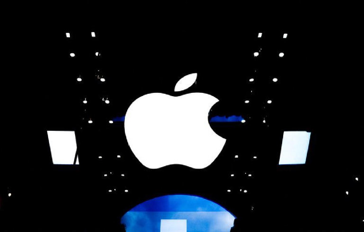 Fachada de una tienda de Apple en París, Francia (Reuters)