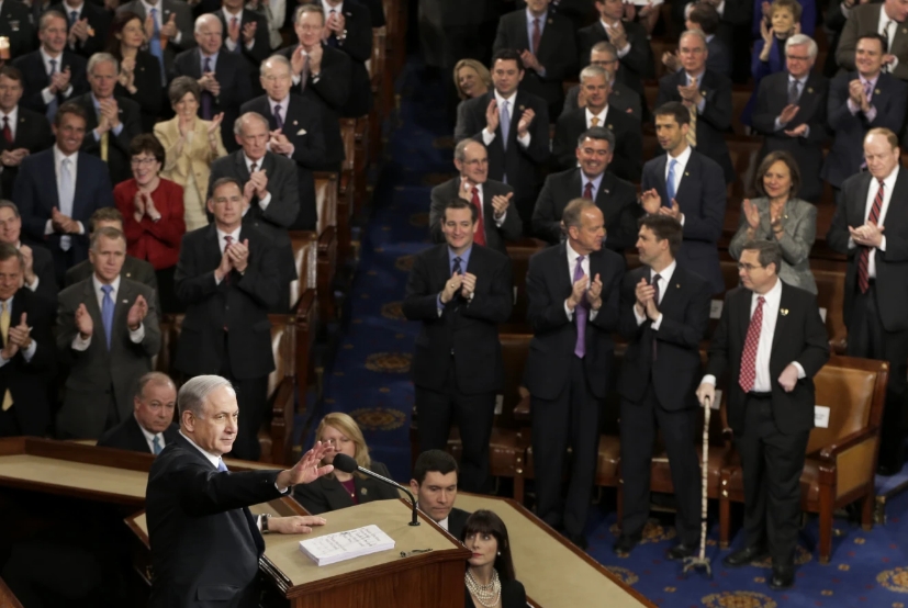 El primer ministro israelí Benjamin Netanyahu hablando en 2015, antes de una reunión conjunta del Congreso en el Capitolio en Washington. | Foto: AP