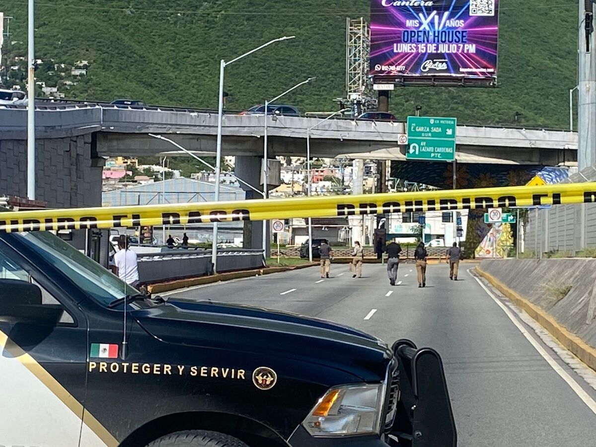 Matan a hombre en Garza Sada y Lázaro Cárdenas al sur de Monterrey. Foto: Miranda Arias