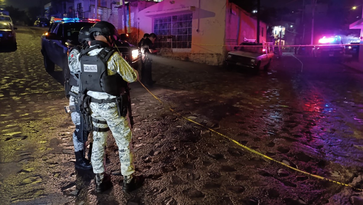 Autoridades resguardan lugar donde hombre fue asesinado en Tlaquepaque (Vicente Torres Alfaro)