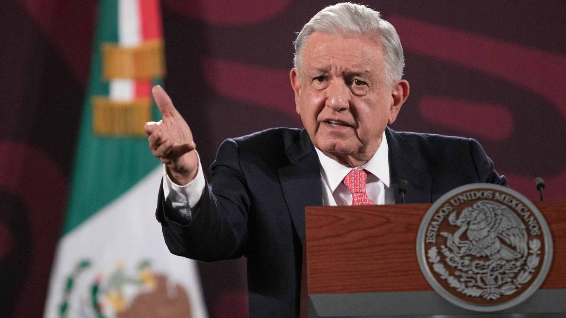 ¡FALSO!, AMLO niega persecución contra periodista tras investigación de la UIF