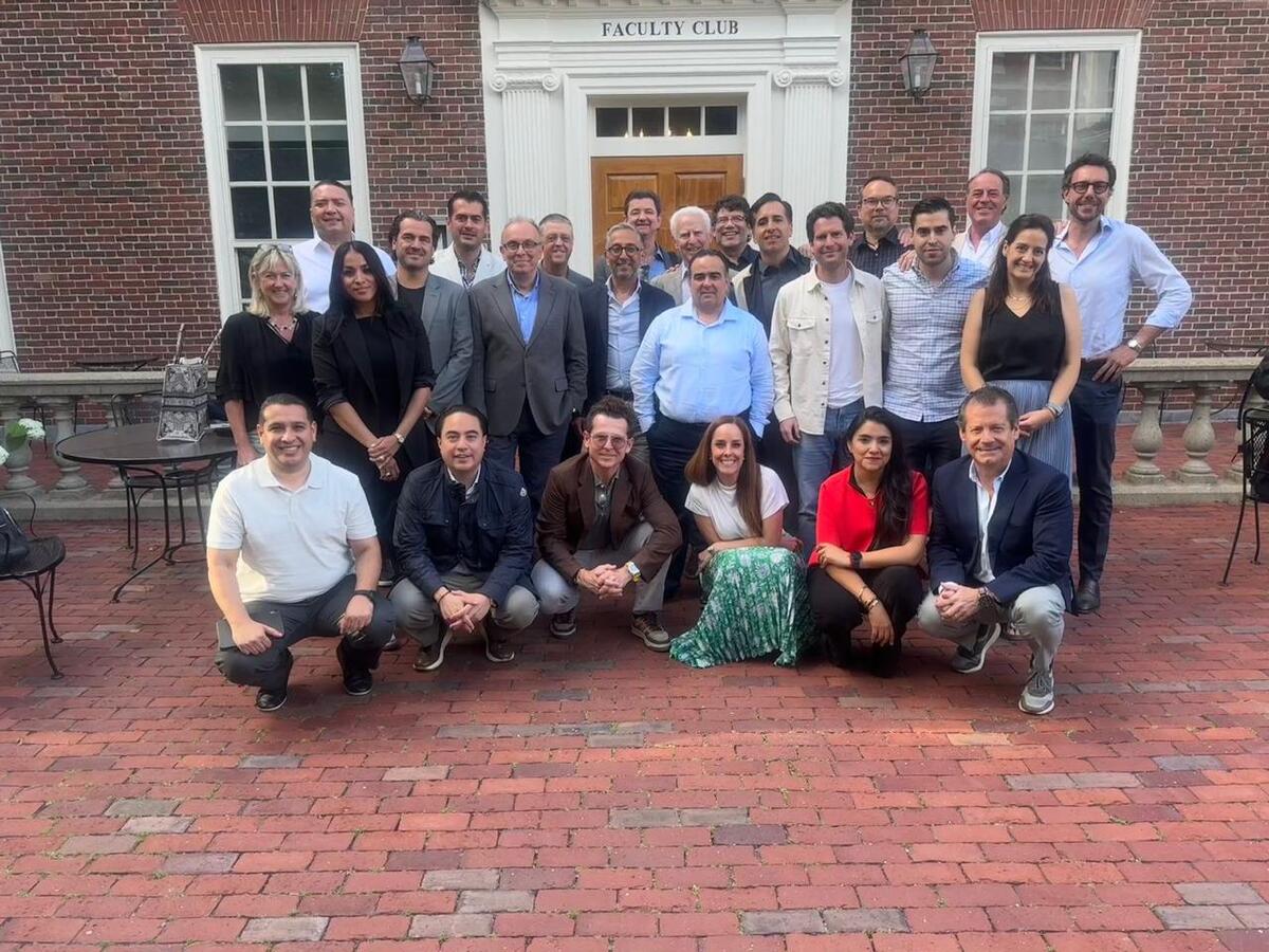 Grupo Firmas Globales: Reunión de Transformación Organizacional en la Universidad de Harvard. | Especial