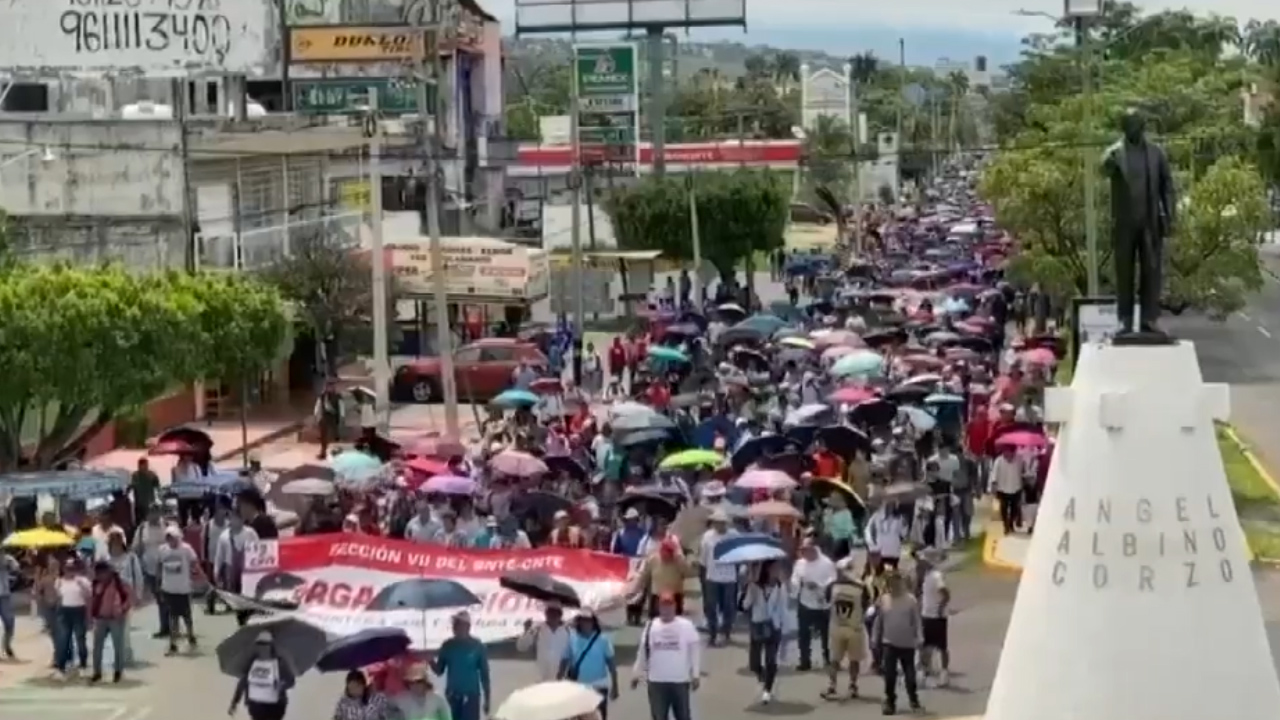 Integrantes de la SNTE marchan nuevamente en Chiapas