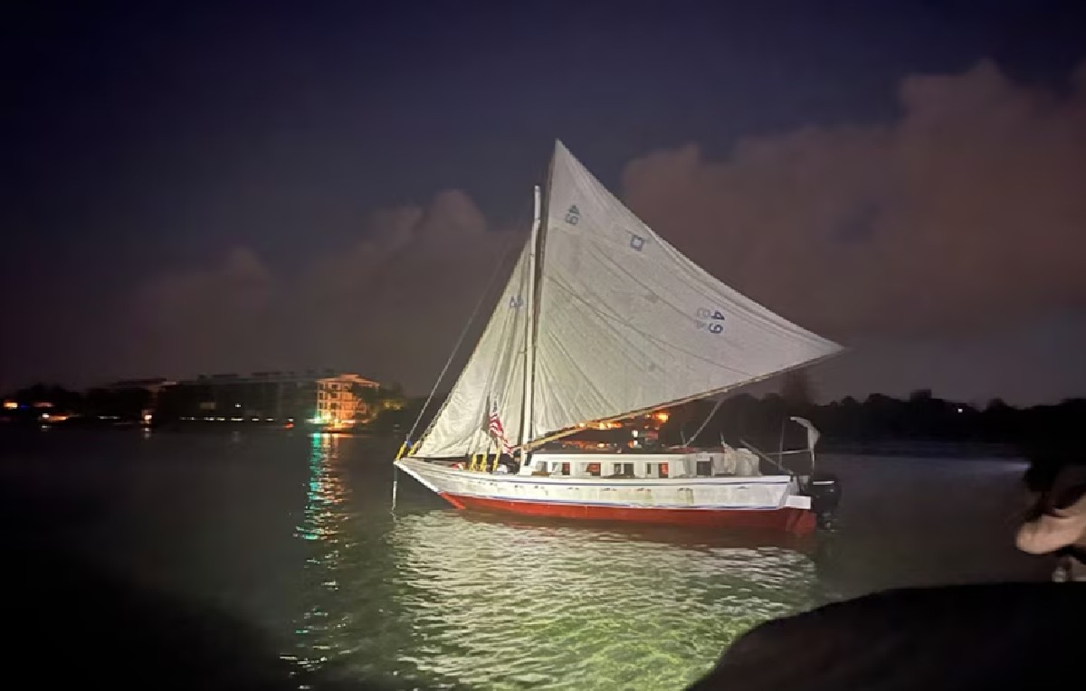 Barco velero incautado por autoridades de Florida (AP)