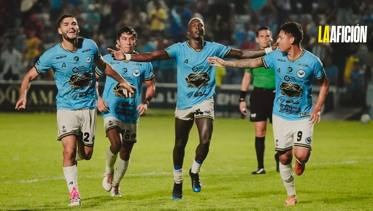 Jugadores de la Jaiba Brava del Tampico-Madero.