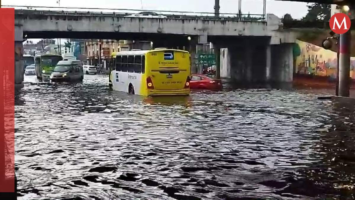 Lluvias de este miércoles, provoca severos asentamientos vehiculares y unidades varadas| Iván Carmona