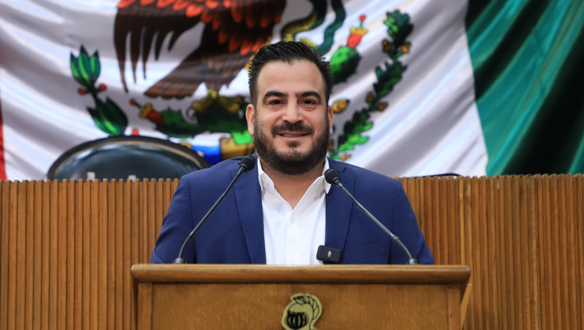 Roberto Pérez, diputado local del PAN piden a Nava permitir apoyos de pipas de agua a Santa Catarina